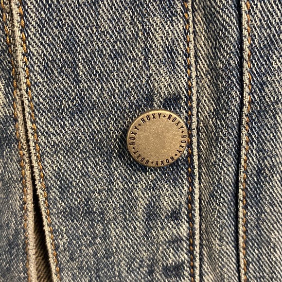 Roxy Denim jean jacket NWOT sz s - Picture 6 of 8
